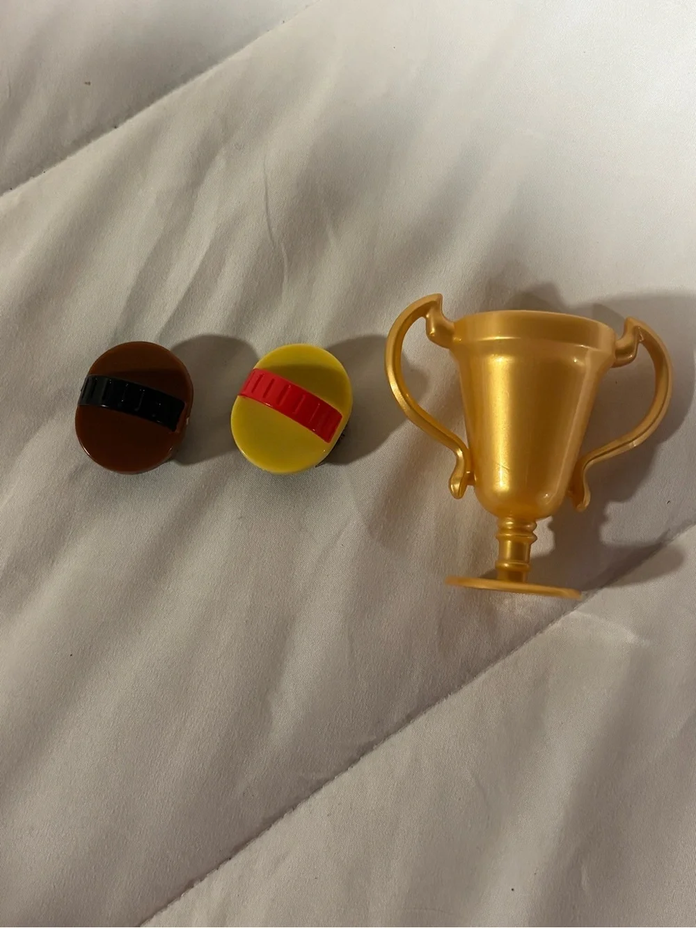 18” Doll Toy Trophy with Brown and Yellow Horse brush for playing